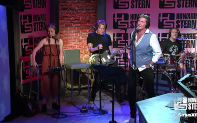 David Performs On Howard Stern